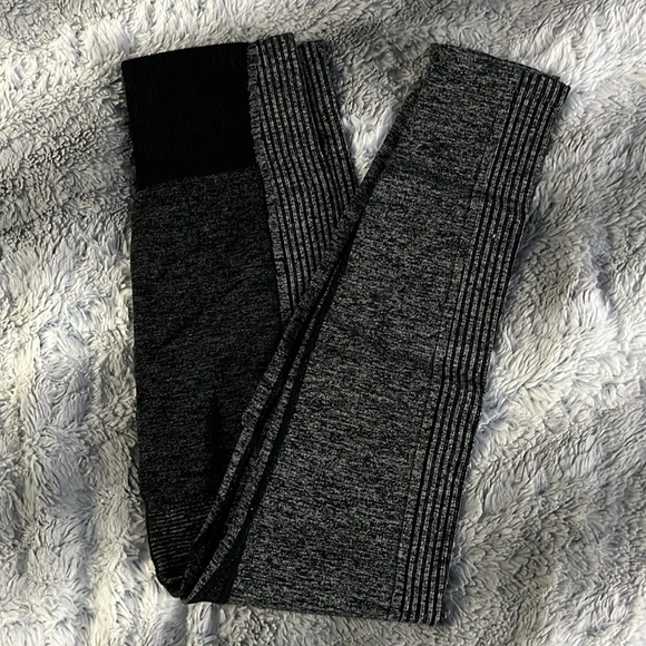 Fabletics Ombre Seamless Ultra High-Waisted Leggings - Picture 2 of 4